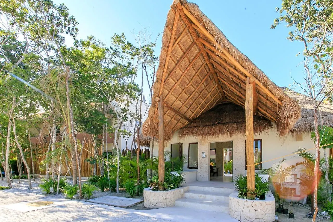 Apartment Condo Complex With An Alluring Pool & Tropical Vibes By Stella Rentals! Tulum