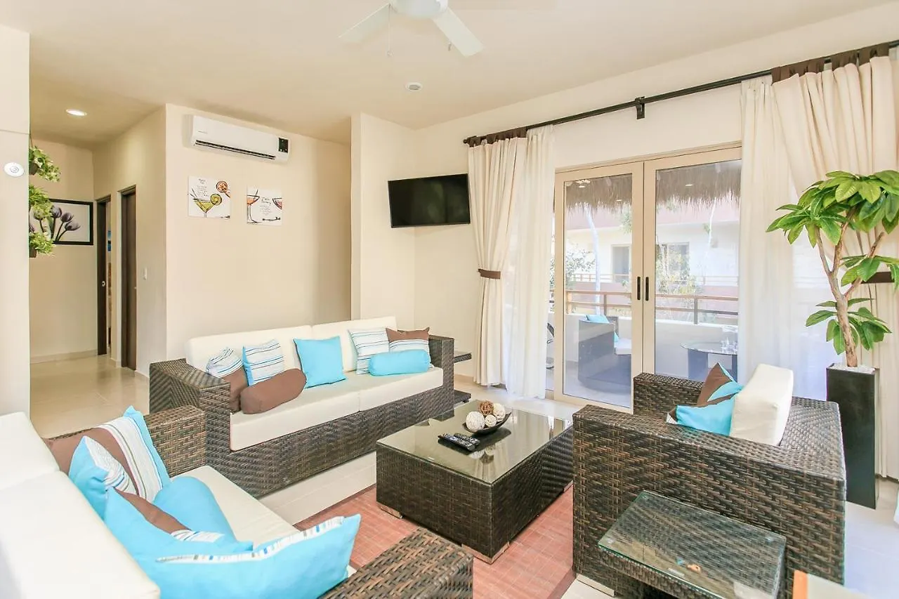 Apartment Condo Complex With An Alluring Pool & Tropical Vibes By Stella Rentals! Tulum