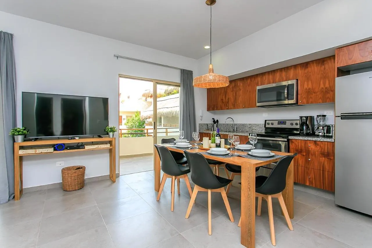 Condo Complex With An Alluring Pool & Tropical Vibes By Stella Rentals! Tulum