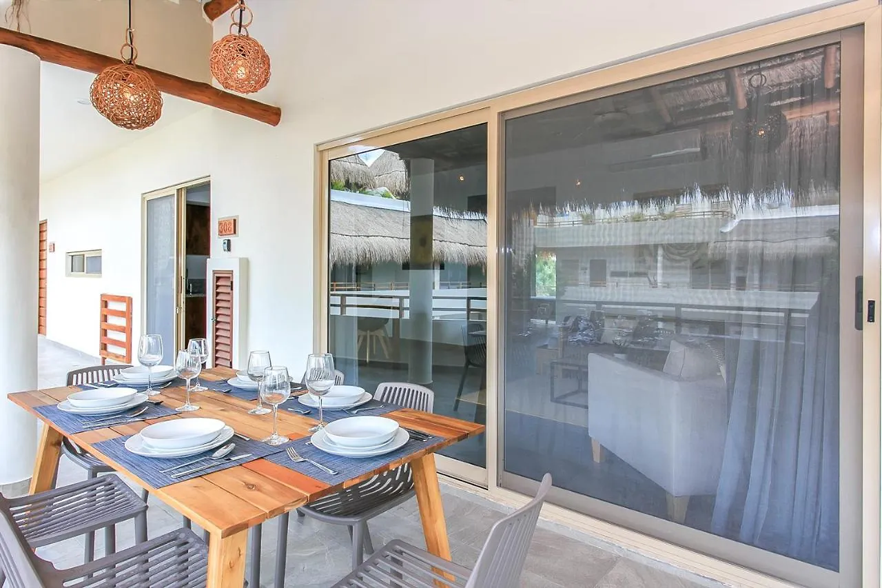 Condo Complex With An Alluring Pool & Tropical Vibes By Stella Rentals! Tulum